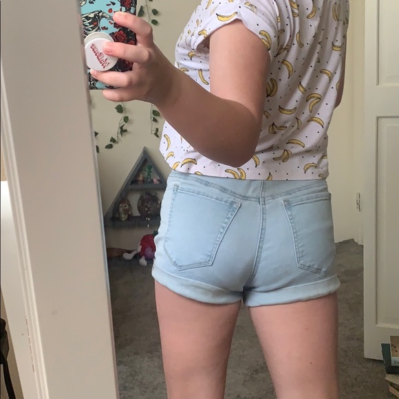 Denim shorts from Forever 21 - Picture 3 of 5